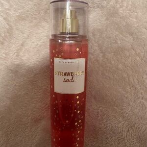 Bath & Body Works Strawberry Soda Mist with Gold Accents
